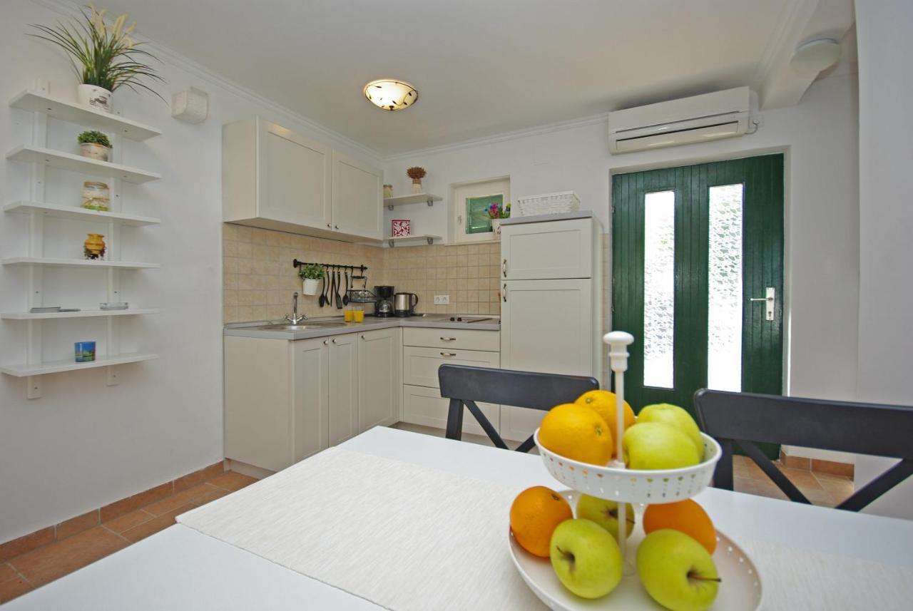 Steinhaus Dalmatien Apartment โปดาซา ภายนอก รูปภาพ