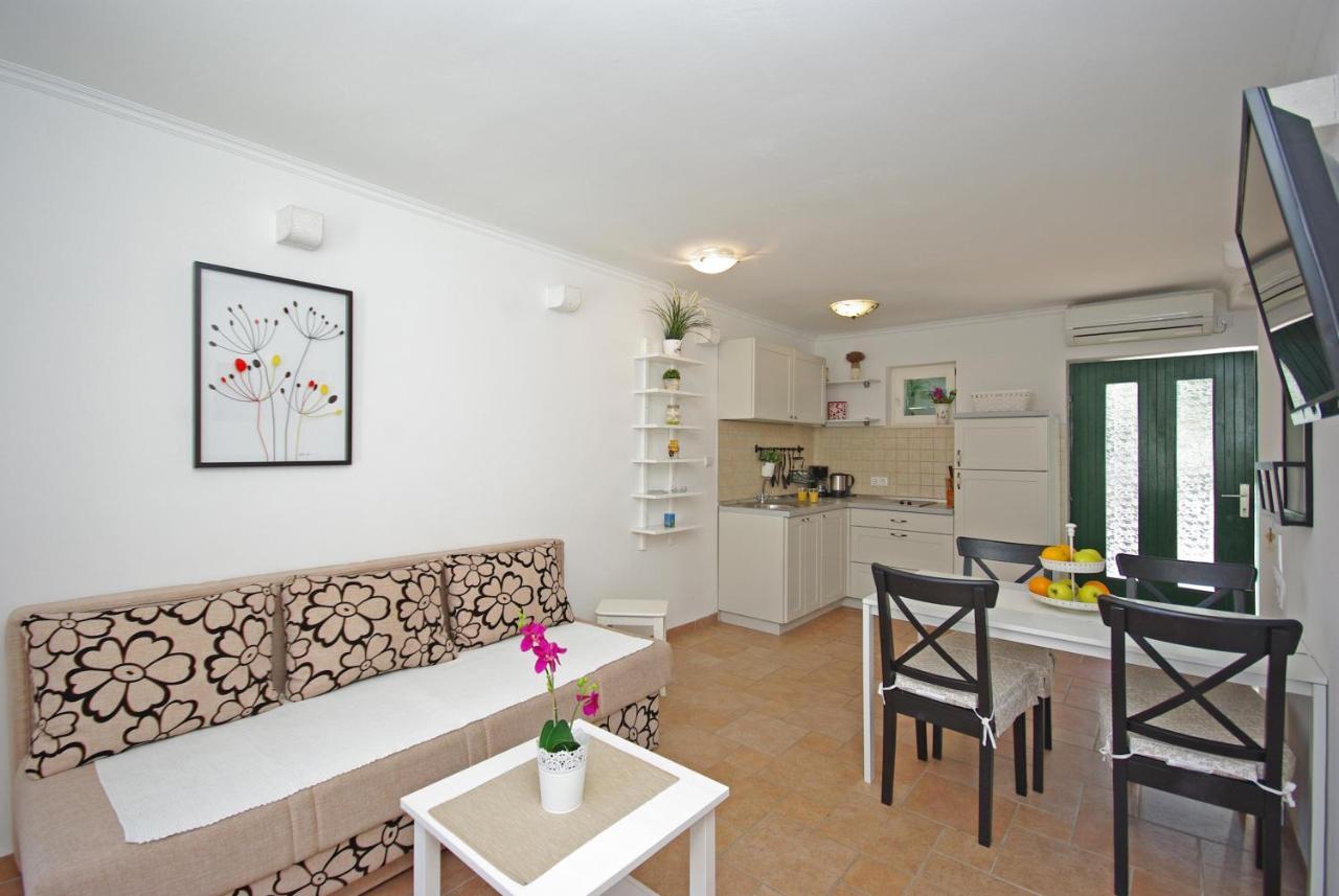 Steinhaus Dalmatien Apartment โปดาซา ภายนอก รูปภาพ