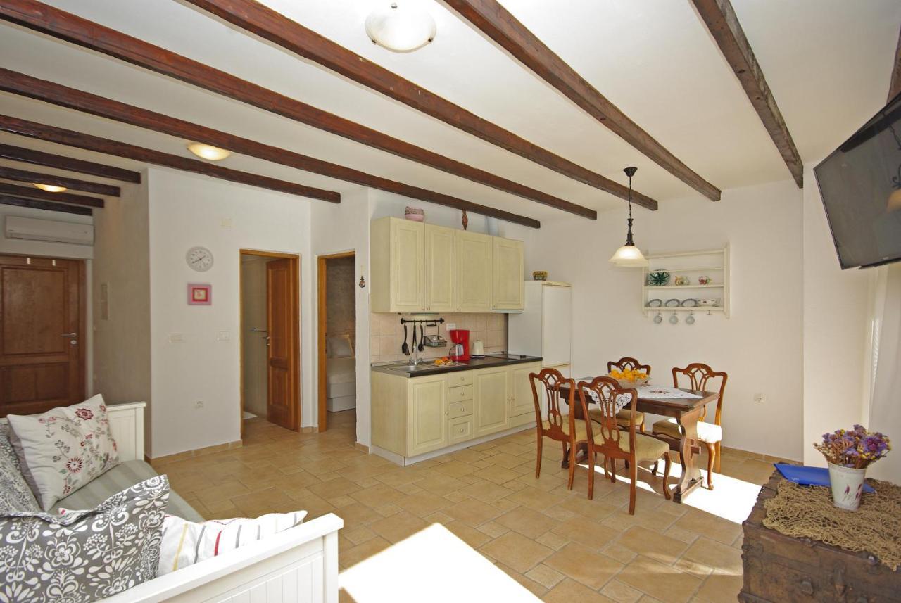 Steinhaus Dalmatien Apartment โปดาซา ภายนอก รูปภาพ