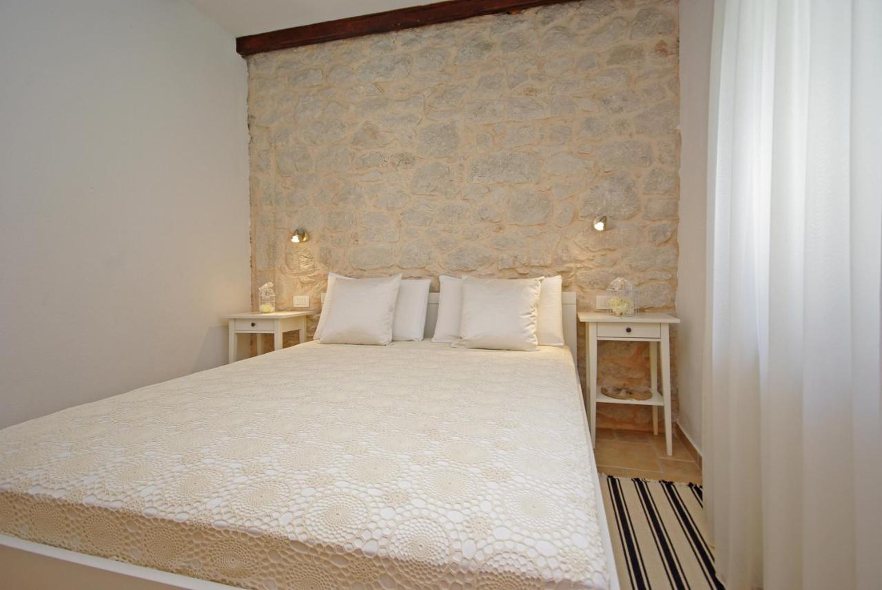 Steinhaus Dalmatien Apartment โปดาซา ภายนอก รูปภาพ