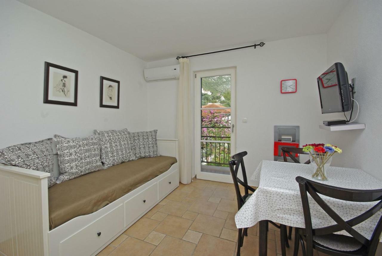 Steinhaus Dalmatien Apartment โปดาซา ภายนอก รูปภาพ