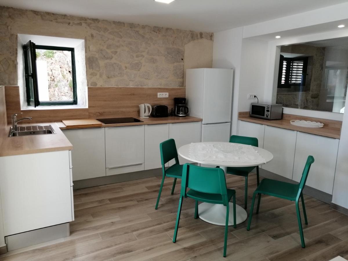 Steinhaus Dalmatien Apartment โปดาซา ภายนอก รูปภาพ